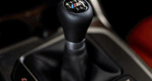 ۵ نکته مهم برای رانندگی راحت‌تر با خودروهای دنده‌ای در ترافیک